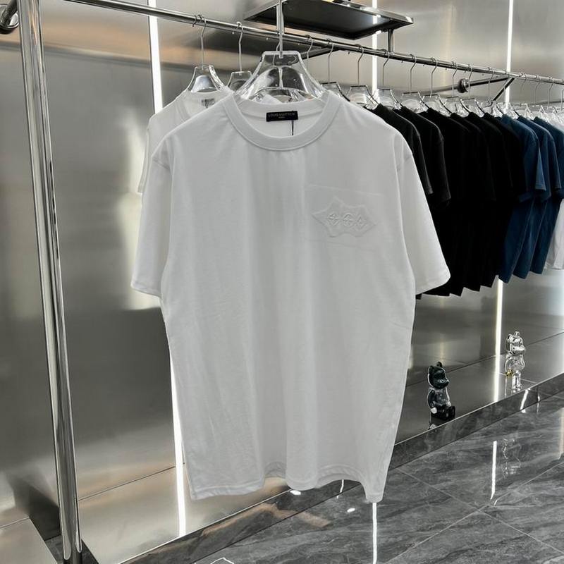 Louis Vuitton Men's T-shirts 233